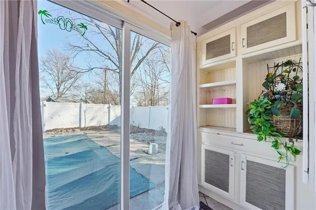 $275,000 | 1201 Maple Lane, Pleasant Hill, MO 64080