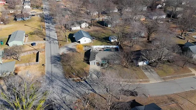 $275,000 | 1201 Maple Lane, Pleasant Hill, MO 64080