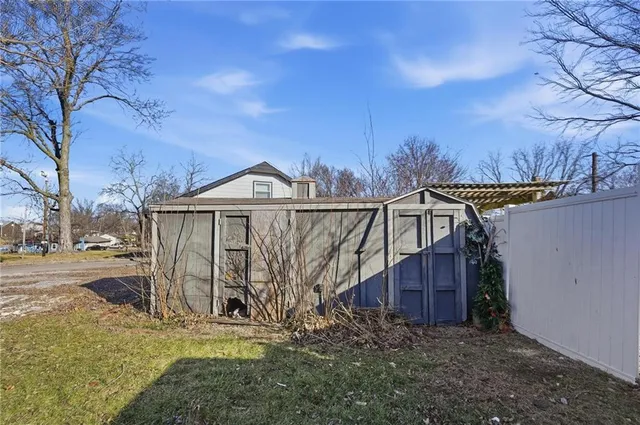 $275,000 | 1201 Maple Lane, Pleasant Hill, MO 64080