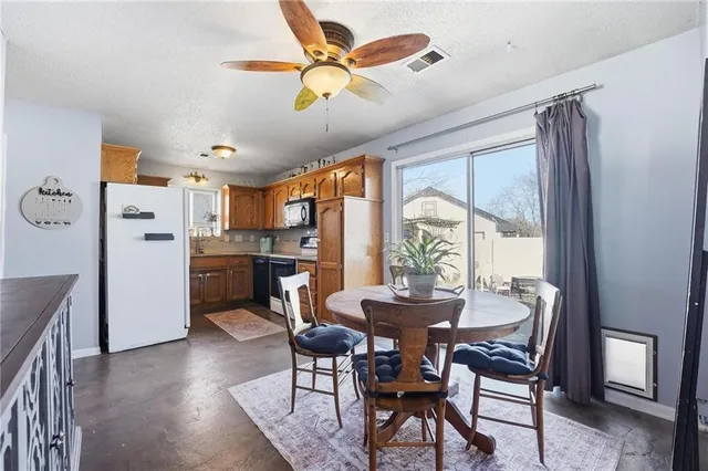 $275,000 | 1201 Maple Lane, Pleasant Hill, MO 64080