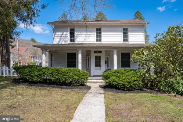 $275,900 | 449 South 3rd Street, Oakland, MD 21550