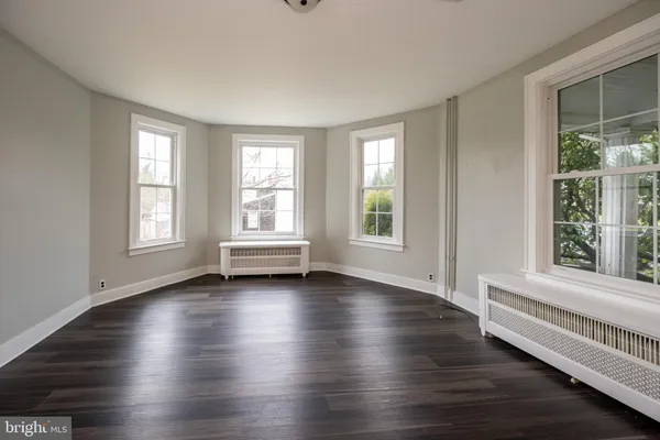 $275,900 | 449 South 3rd Street, Oakland, MD 21550