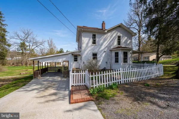 $275,900 | 449 South 3rd Street, Oakland, MD 21550