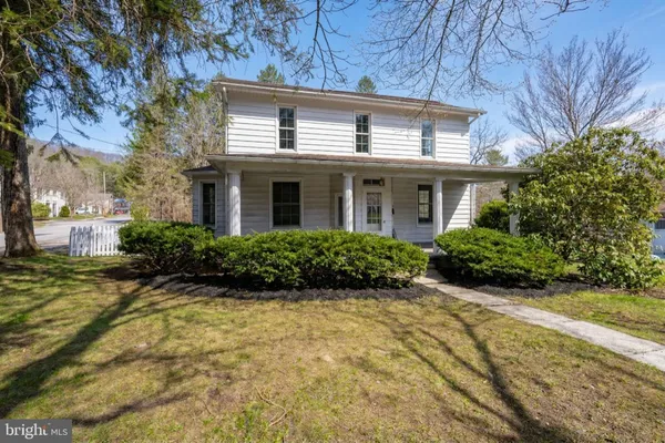 $275,900 | 449 South 3rd Street, Oakland, MD 21550