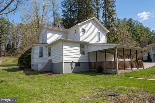 $275,900 | 449 South 3rd Street, Oakland, MD 21550