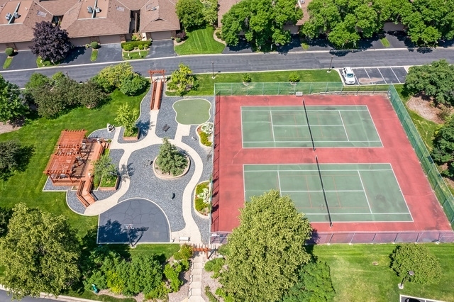 1401 Burr Oak Road, Unit 105B Hinsdale, IL 60521 - Photo 23 of 27 a view of yard