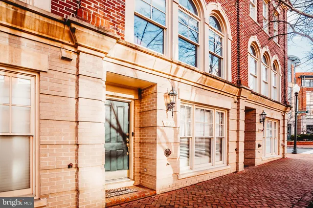 $5,950 | 428 John Carlyle Street, Alexandria, VA 22314