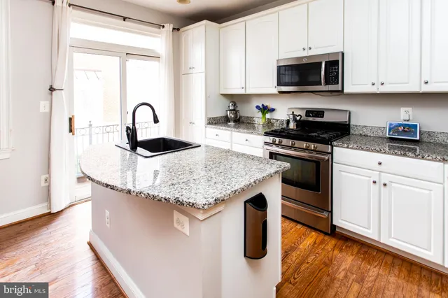 $5,950 | 428 John Carlyle Street, Alexandria, VA 22314