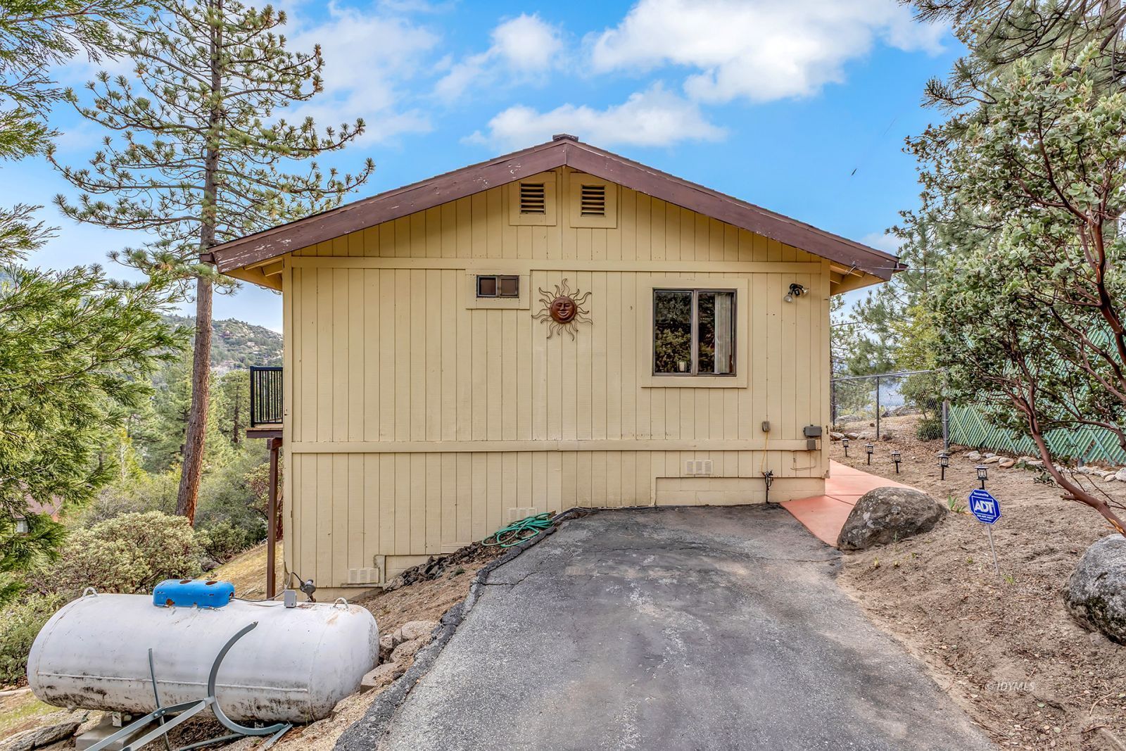 53440 West Ridge Road Idyllwild, CA 92549 - Photo 9 of 66 a view of backyard of house