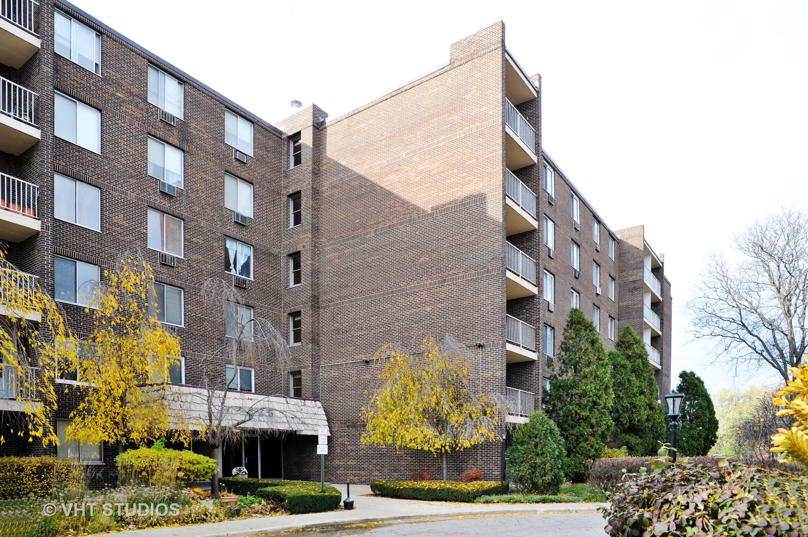 225 South Rohlwing Road, Unit 116 Palatine, IL 60074 - Photo 1 of 10 a view of large building