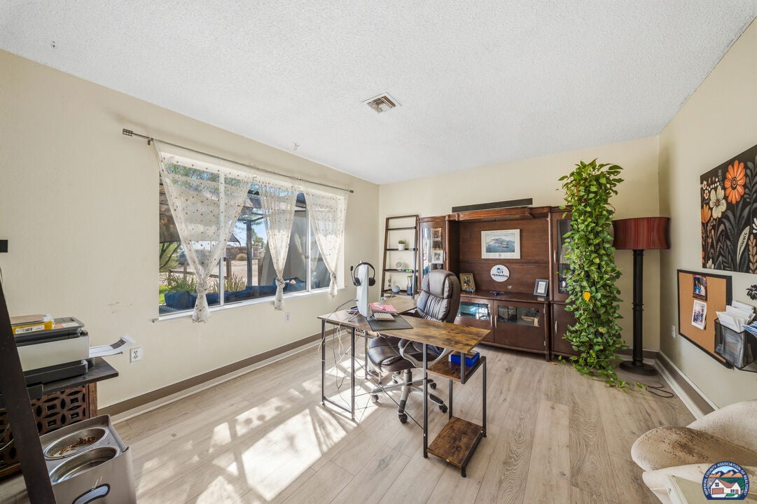 2015 Erwin Road El Centro, CA 92243 - Photo 4 of 20 Gallery Image 4