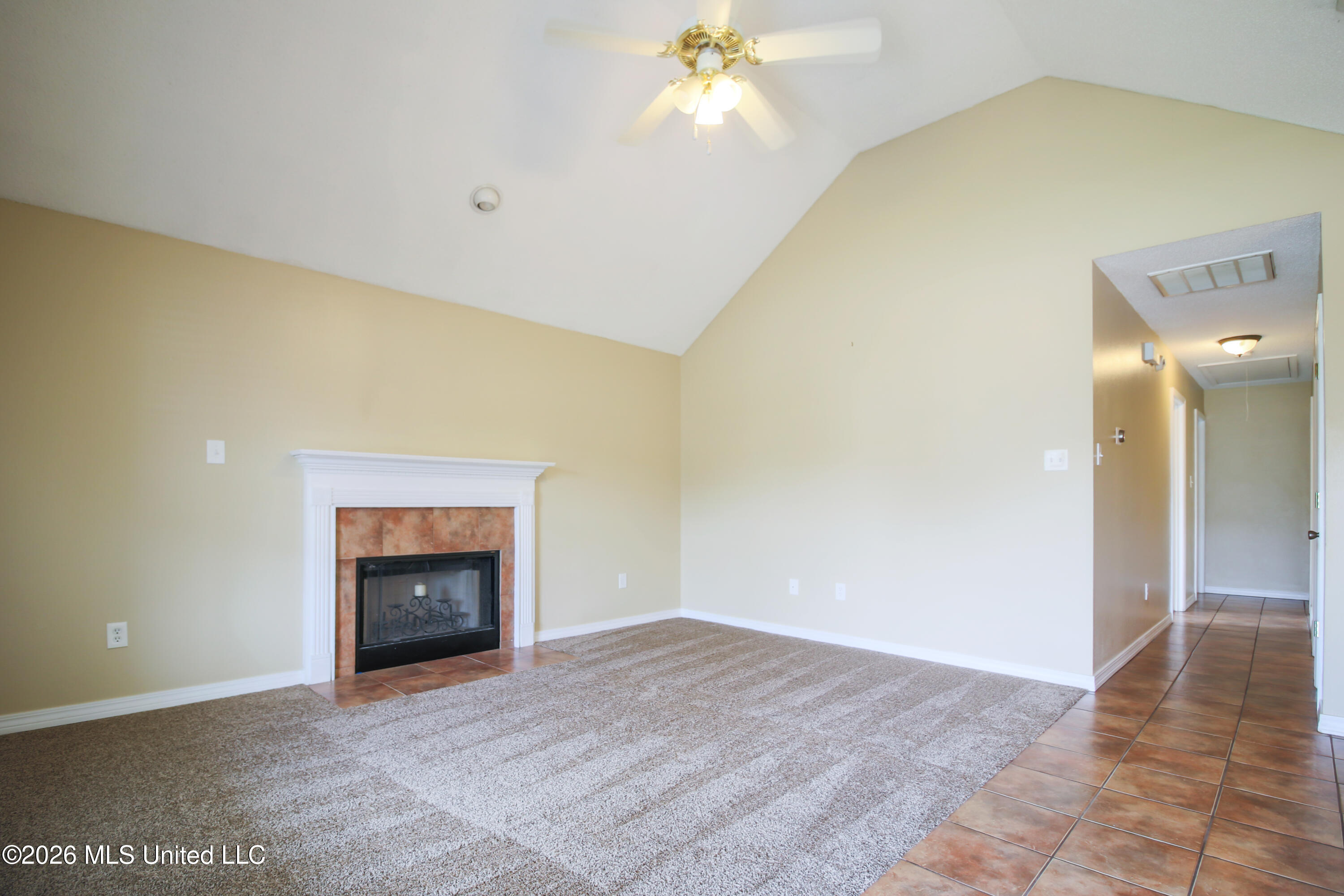 375 Nelson Road Biloxi, MS 39531 - Photo 4 of 19 Living Room