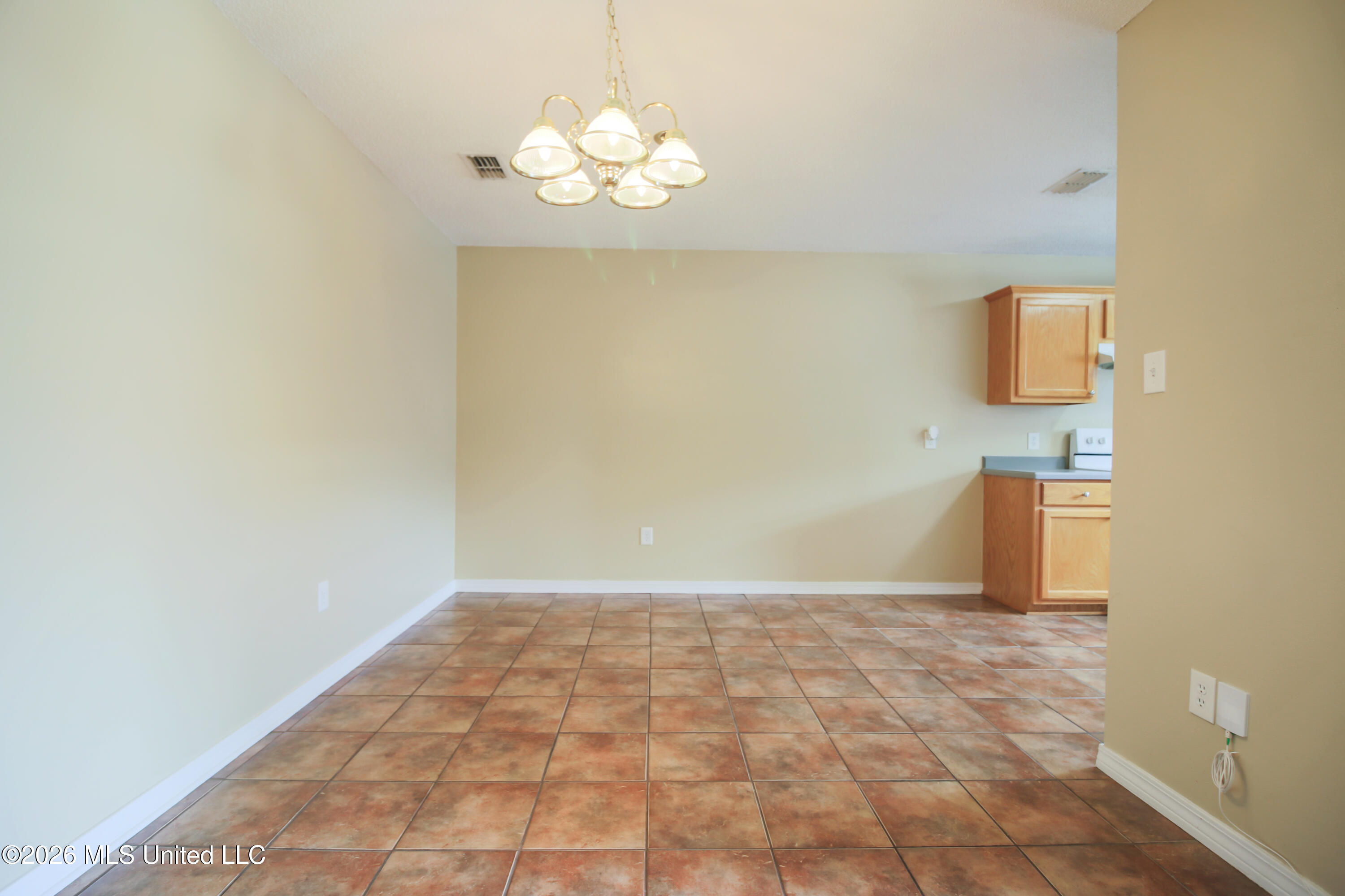 375 Nelson Road Biloxi, MS 39531 - Photo 7 of 19 IMG_8472