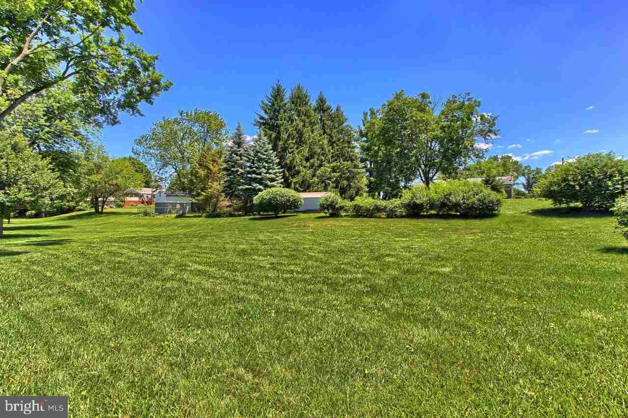 2442 Warwick Road York, PA 17408 - Photo 23 of 24 Gallery Image 23