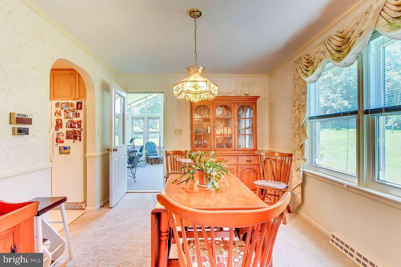 2442 Warwick Road York, PA 17408 - Photo 5 of 24 Gallery Image 5