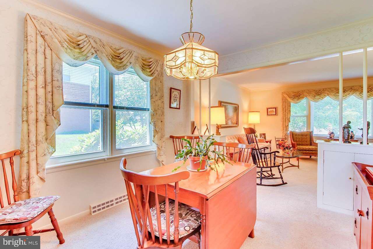 2442 Warwick Road York, PA 17408 - Photo 6 of 24 Gallery Image 6