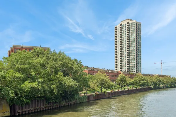 $1,450,000 | 484 North Canal Street, Chicago, IL 60654