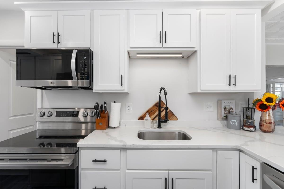 26 Reservoir Avenue Manchester, NH 03104 - Photo 14 of 60