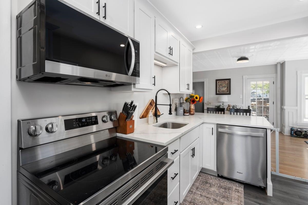 26 Reservoir Avenue Manchester, NH 03104 - Photo 15 of 60