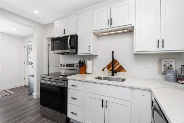 $659,000 | 26 Reservoir Avenue, Manchester, NH 03104