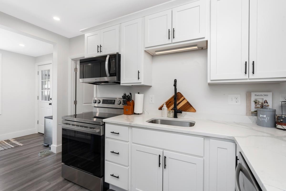 26 Reservoir Avenue Manchester, NH 03104 - Photo 16 of 60