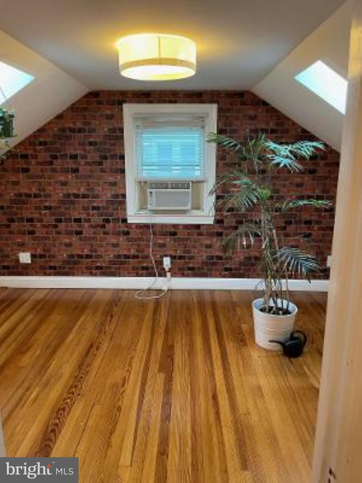 113 North Hammonds Ferry Road Linthicum Heights, MD 21090 - Photo 18 of 31 Primary bedroom