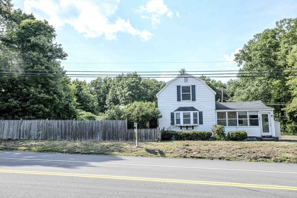 227 Groton Road North Chelmsford, MA 01863 - Photo 8 of 35 Gallery Image 8
