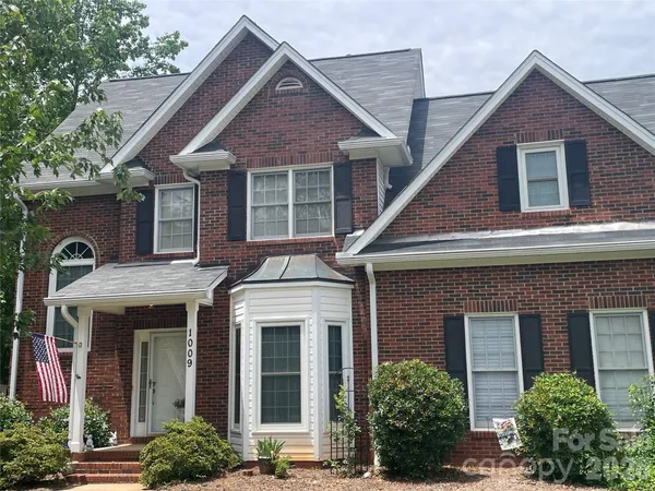 $450,000 | 1009 Millwright Lane, Matthews, NC 28104
