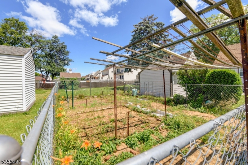 262 Chestnut Street Union, NJ 07083 - Photo 23 of 26
