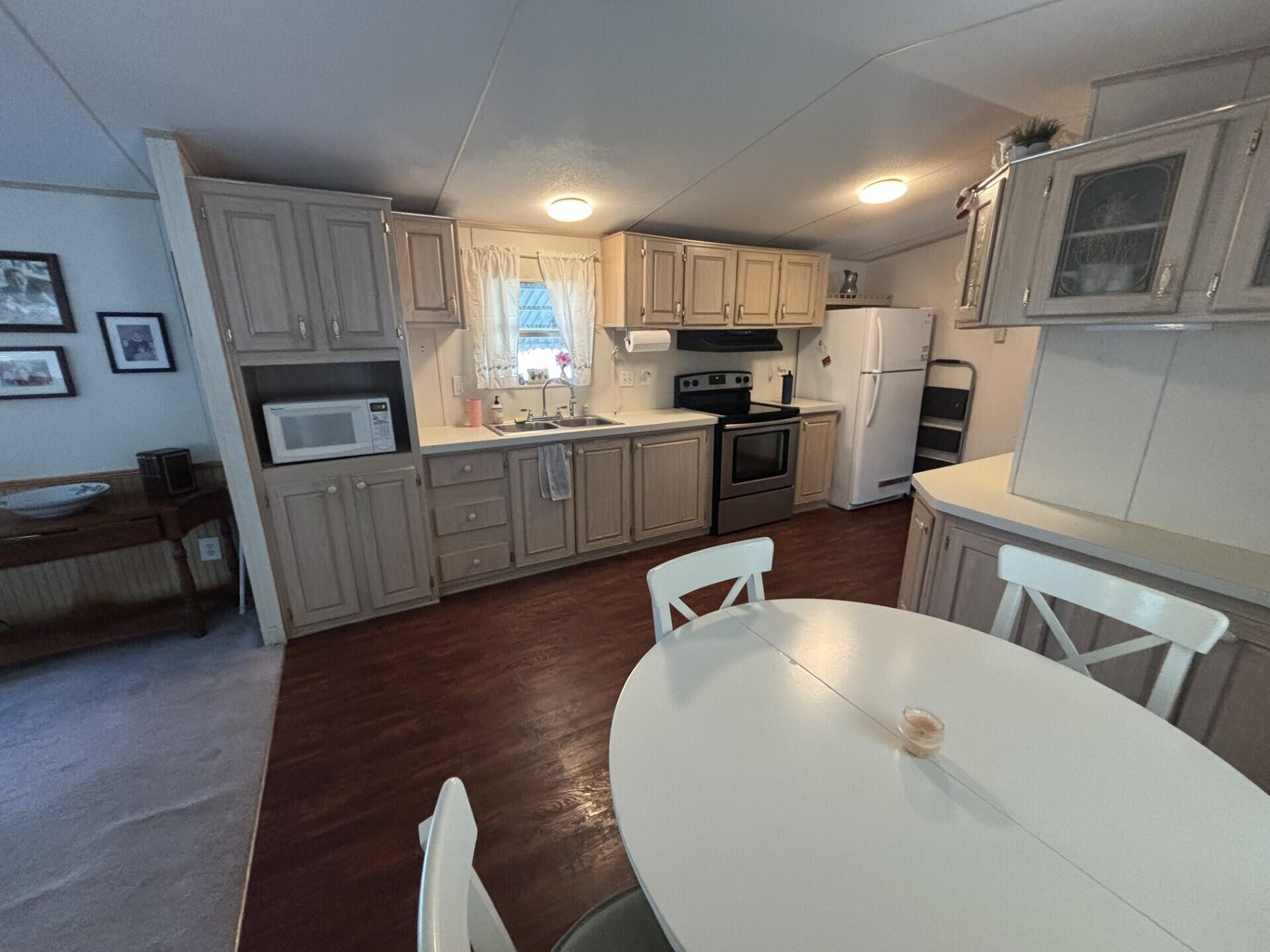 5381 Southwest 35th Street Davie, FL 33314 - Photo 15 of 33 thumbnail_IMG_4763