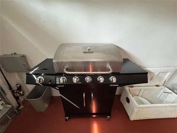 $2,700 | 1483 Hillview Lane, Tarpon Springs, FL 34689