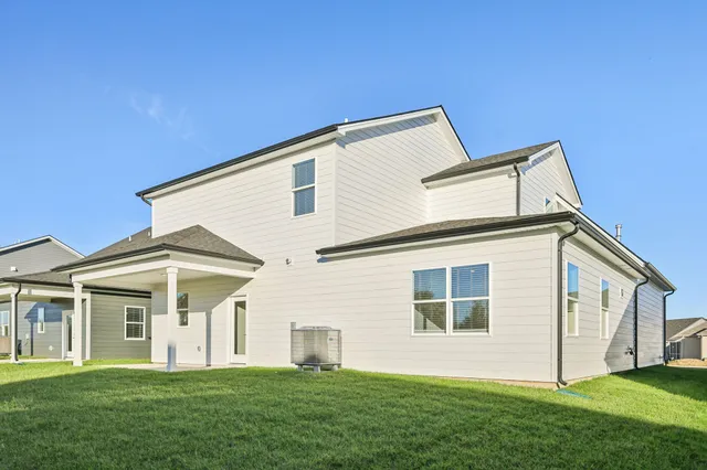 a view of backyard with garden