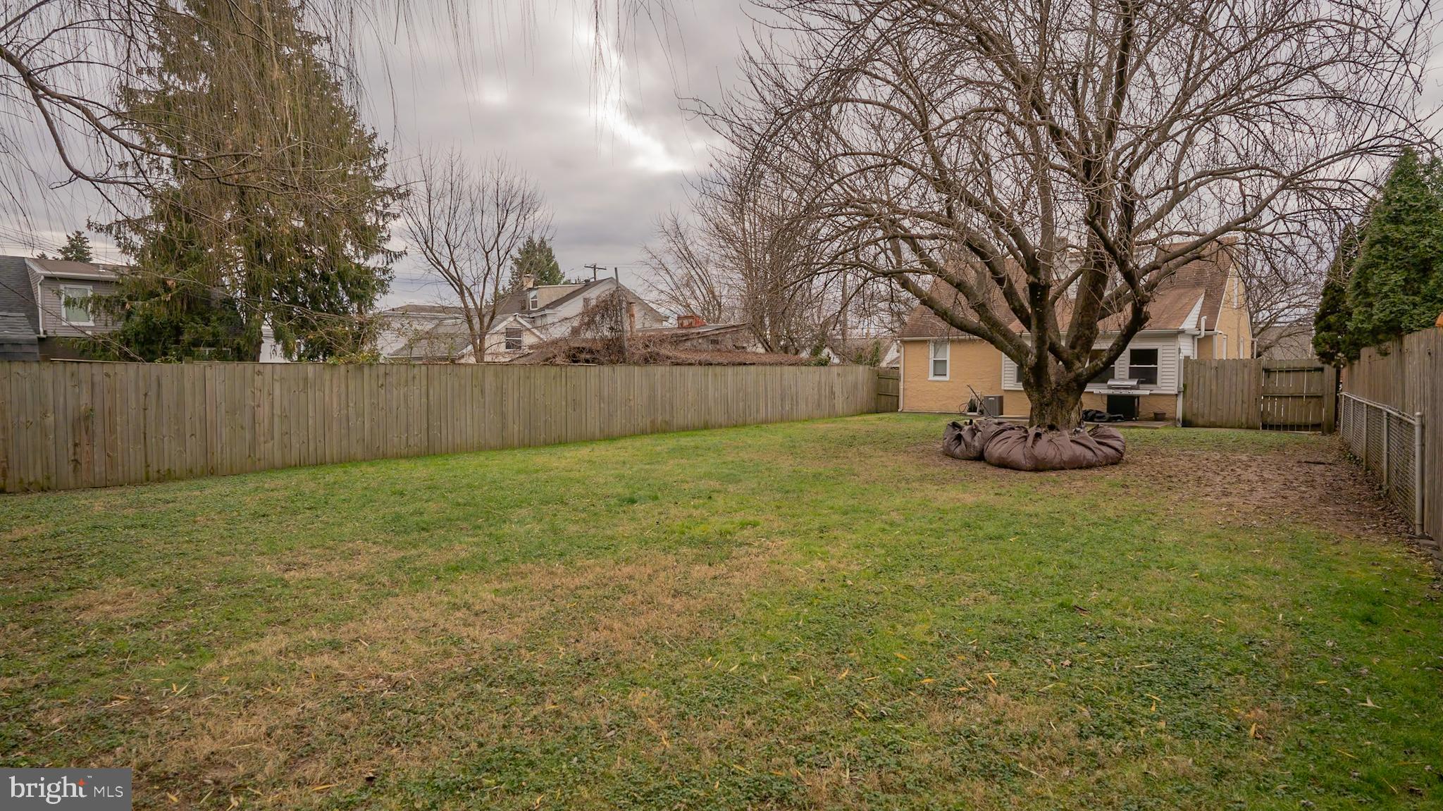 1527 Rhawn Street Philadelphia, PA 19111 - Photo 40 of 41 Backyard
