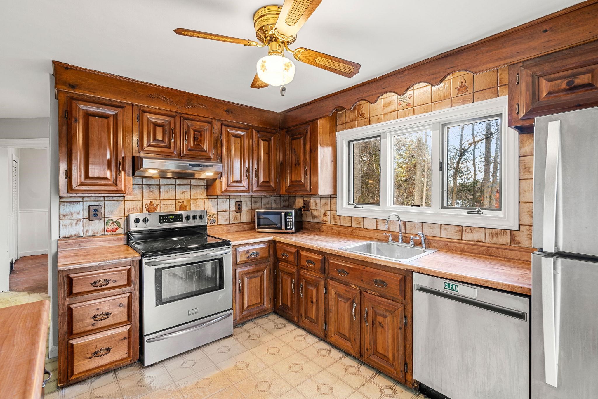 19 McGrath Road Pelham, NH 03076 - Photo 19 of 40 Gallery Image 19