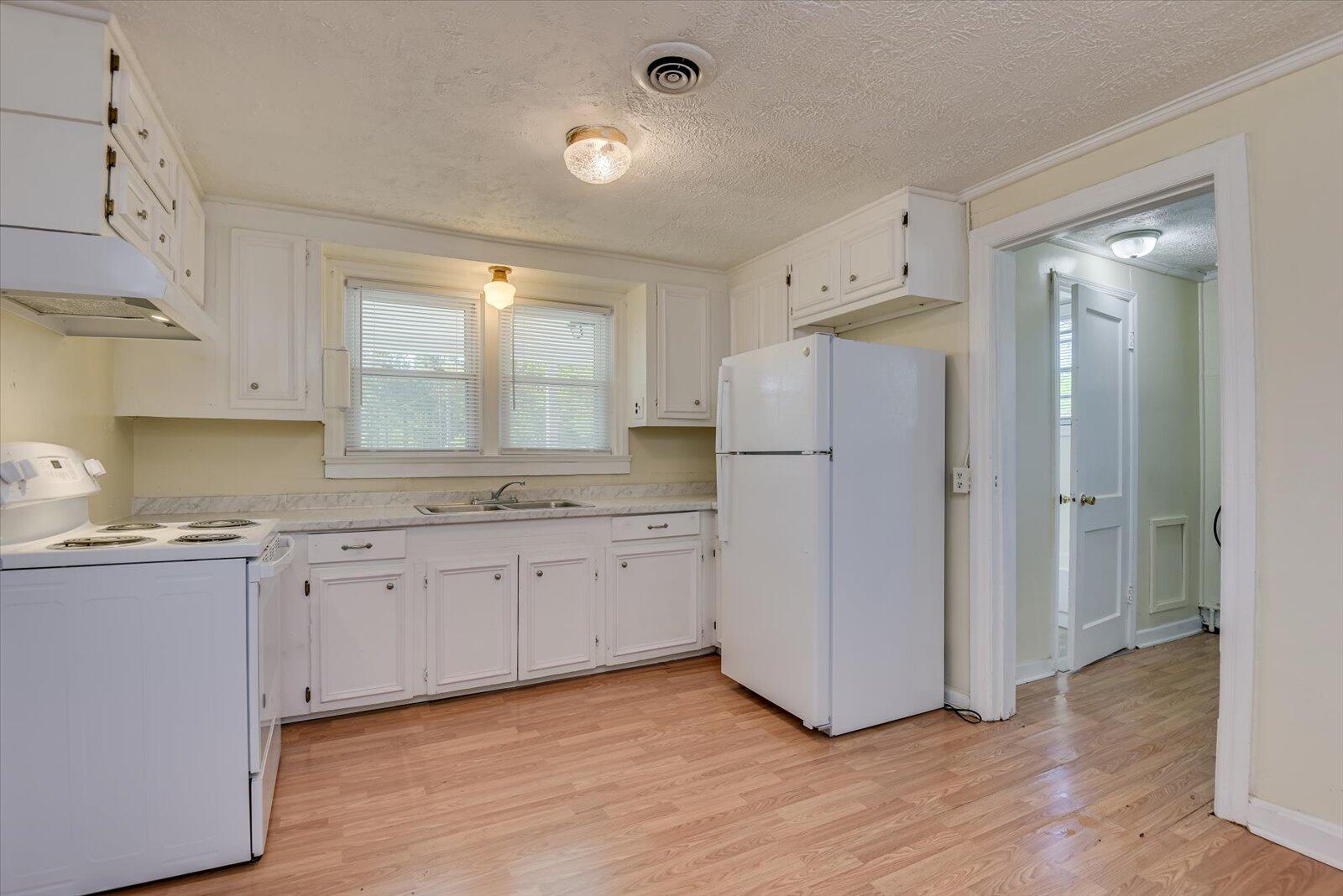 2169 Williston Road Aiken, SC 29803 - Photo 8 of 37 Gallery Image 8