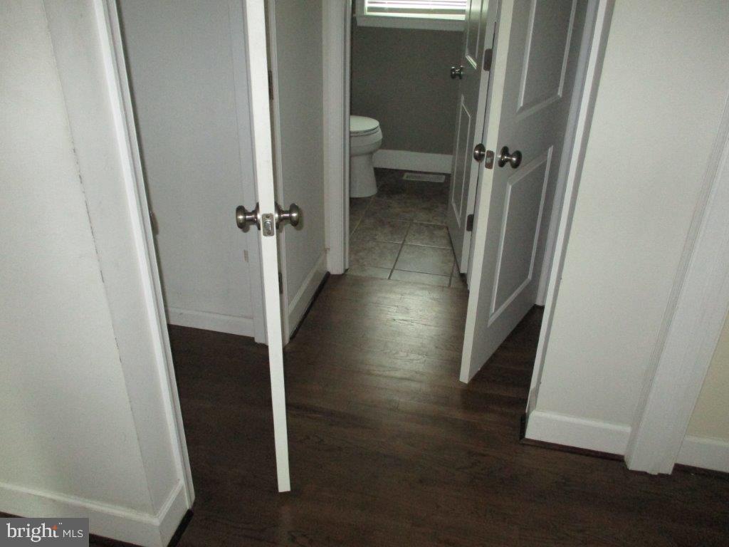 1095 Roberts Road Media, PA 19063 - Photo 20 of 40 2nd floor bath