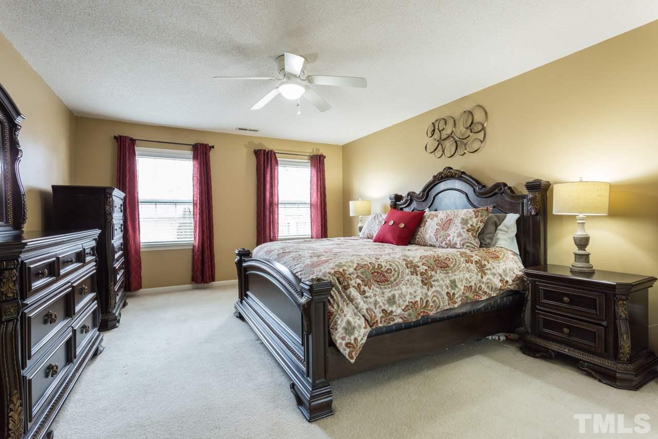 2328 Bolingbrook Lane Raleigh, NC 27613 - Photo 22 of 30