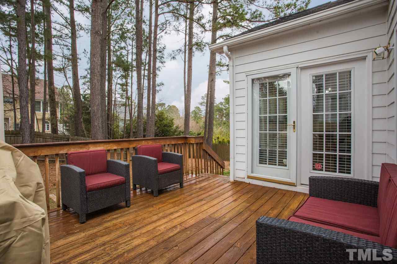 2328 Bolingbrook Lane Raleigh, NC 27613 - Photo 4 of 30