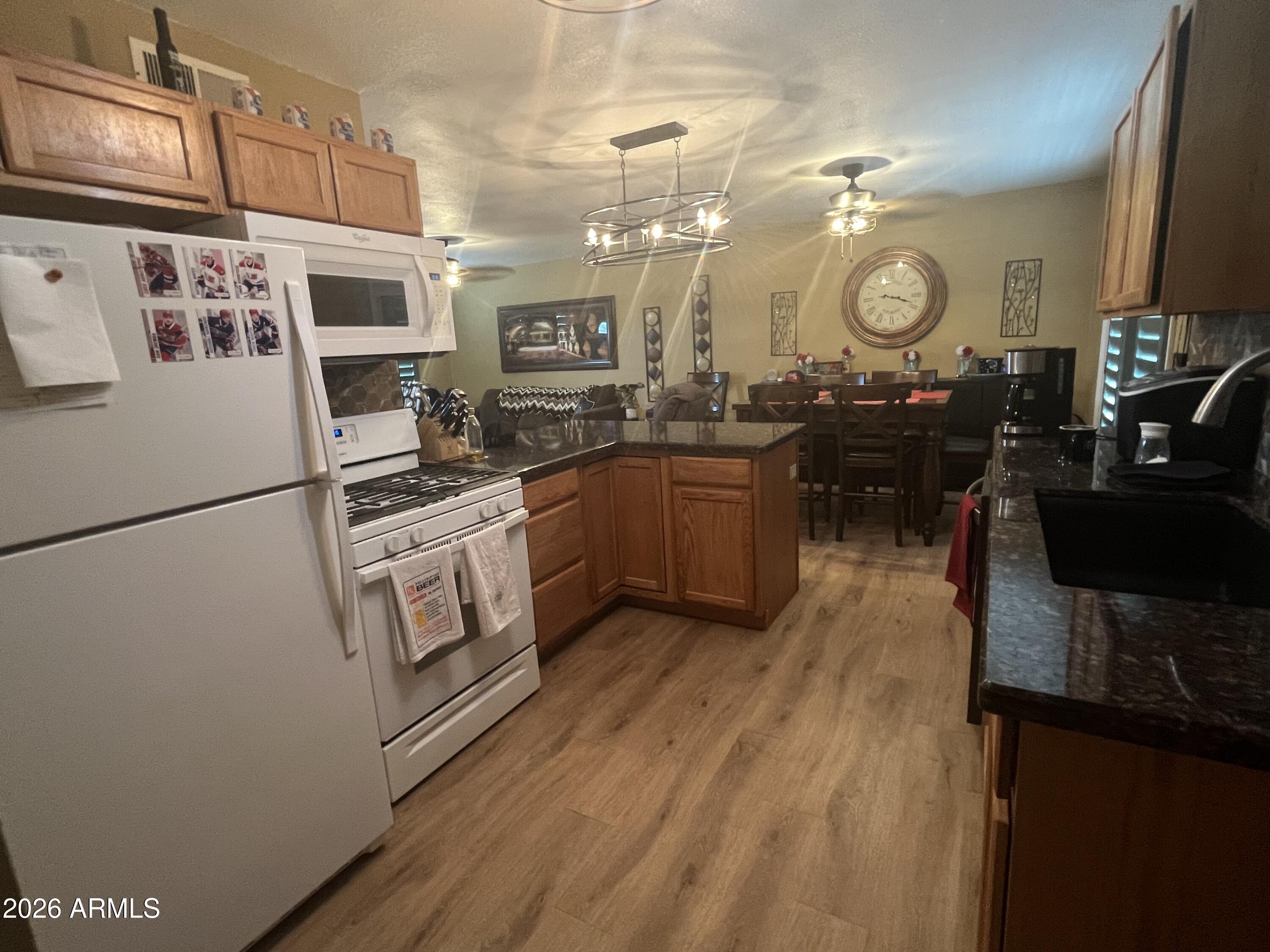 960 West Snyder Road Ajo, AZ 85321 - Photo 13 of 25 Kitchen and Dining Area