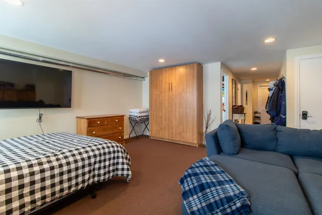 $675,000 | 203 Powderhorn Road, Unit 1001, Burke, VT 05832