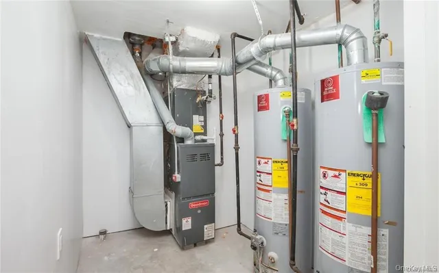 $950,000 | 260 Zerega Avenue | Castle Hill