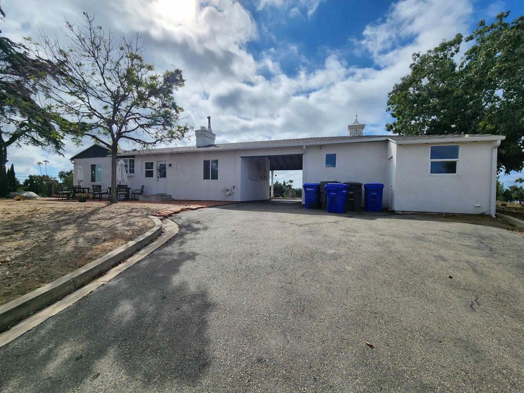 1060 Crest View Road Vista, CA 92081 - Photo 5 of 58