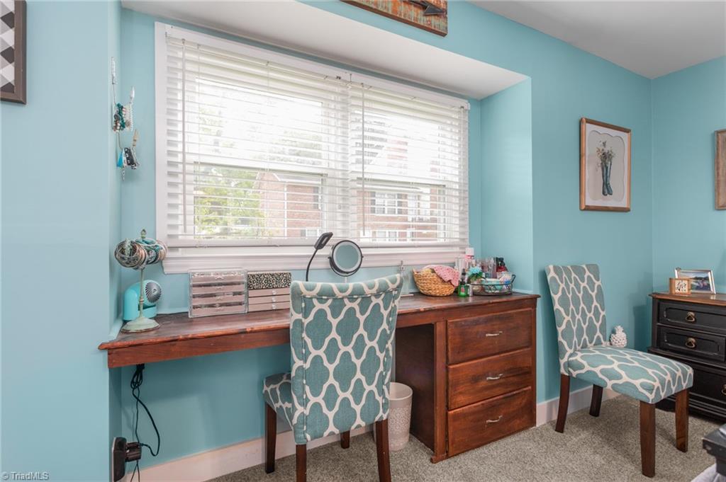 1005 Robinhood Road, Unit B High Point, NC 27262 - Photo 15 of 22 Gallery Image 15