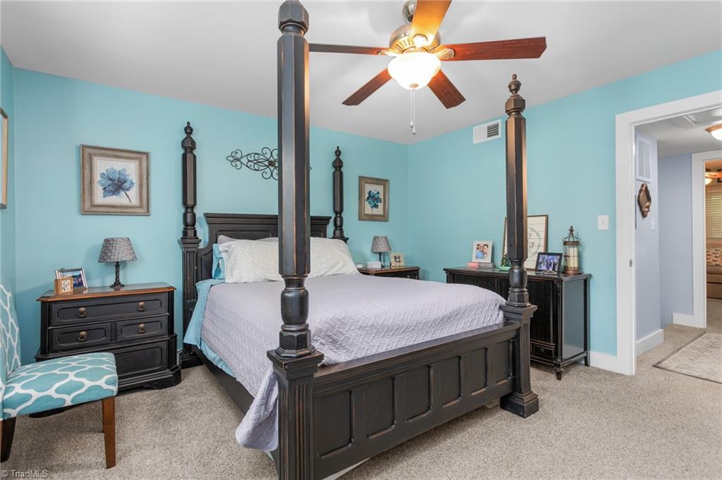 1005 Robinhood Road, Unit B High Point, NC 27262 - Photo 16 of 22 Gallery Image 16