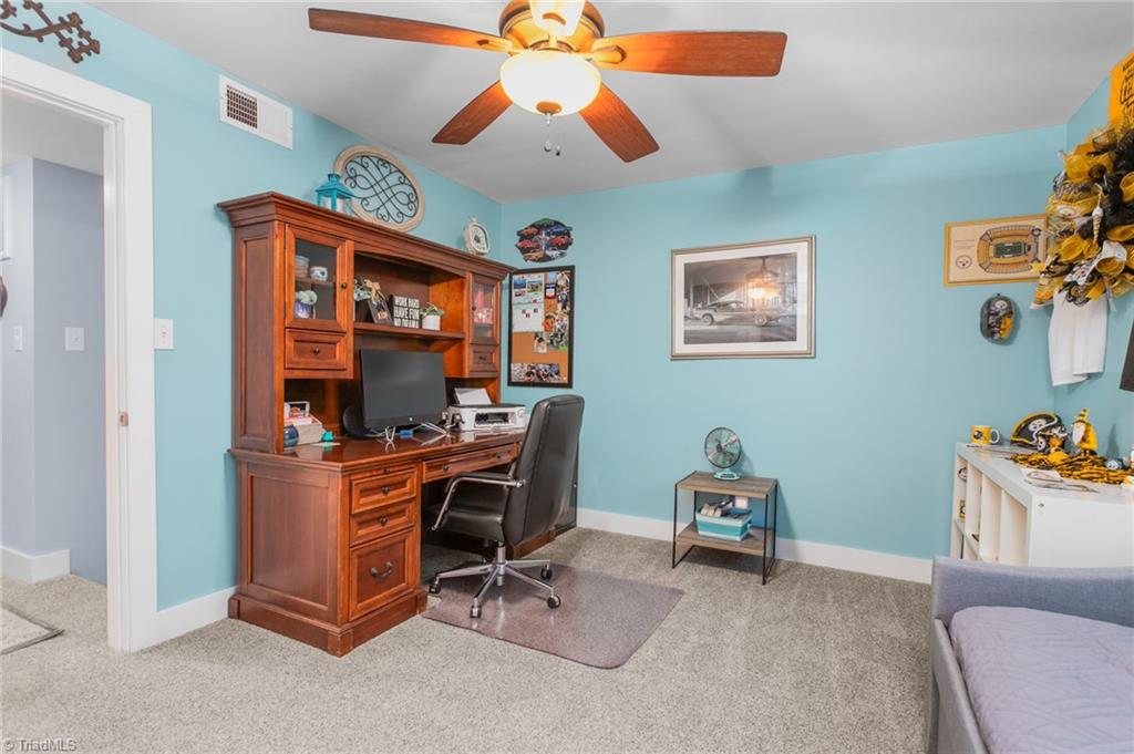 1005 Robinhood Road, Unit B High Point, NC 27262 - Photo 19 of 22 Gallery Image 19