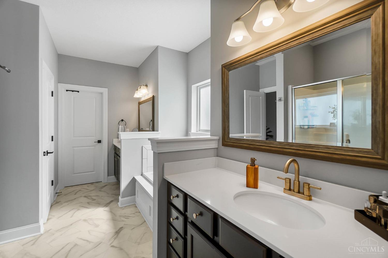 1291 Sutton Road Cincinnati, OH 45230 - Photo 43 of 81