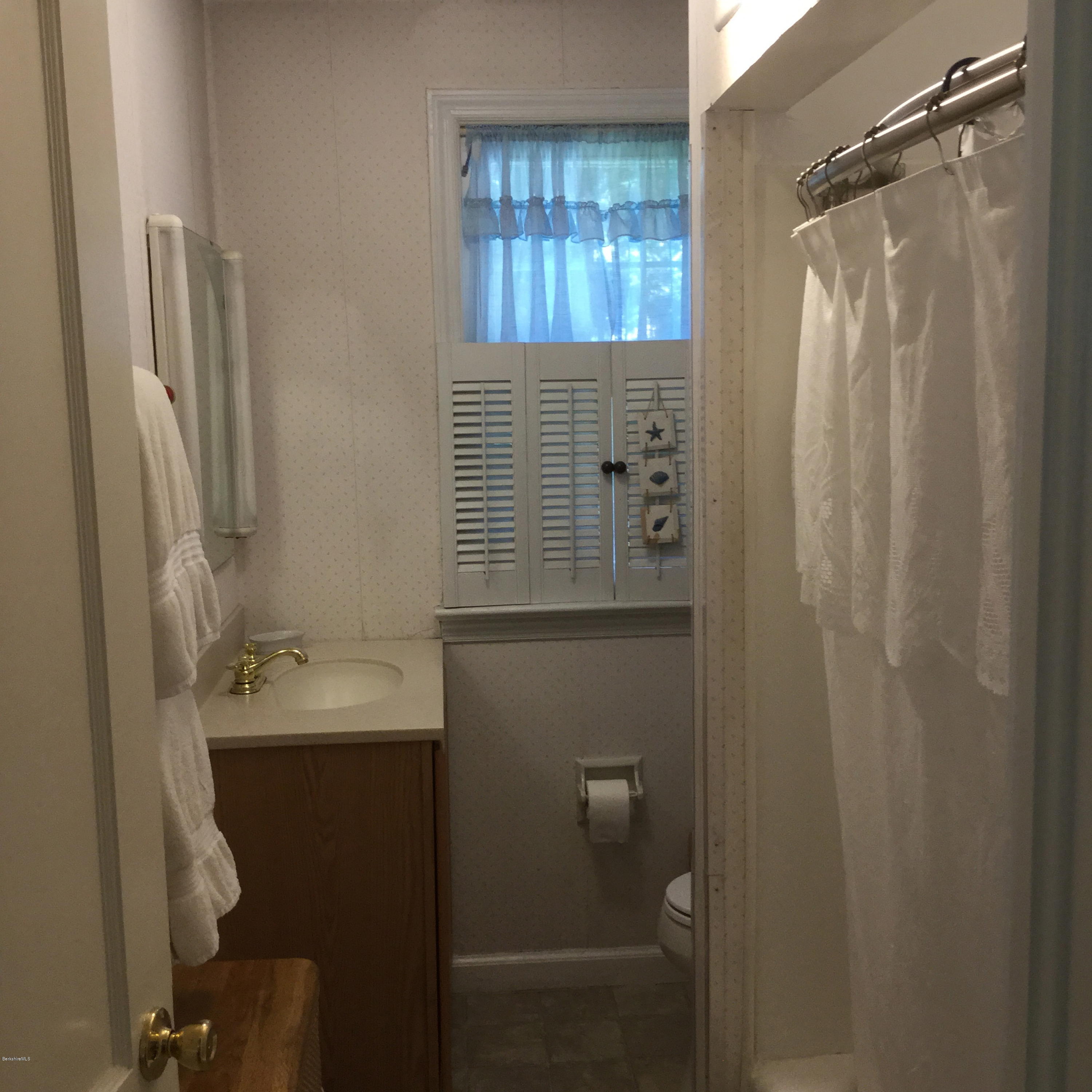 258 Holmes Road Pittsfield, MA 01201 - Photo 23 of 32 IMG_2063