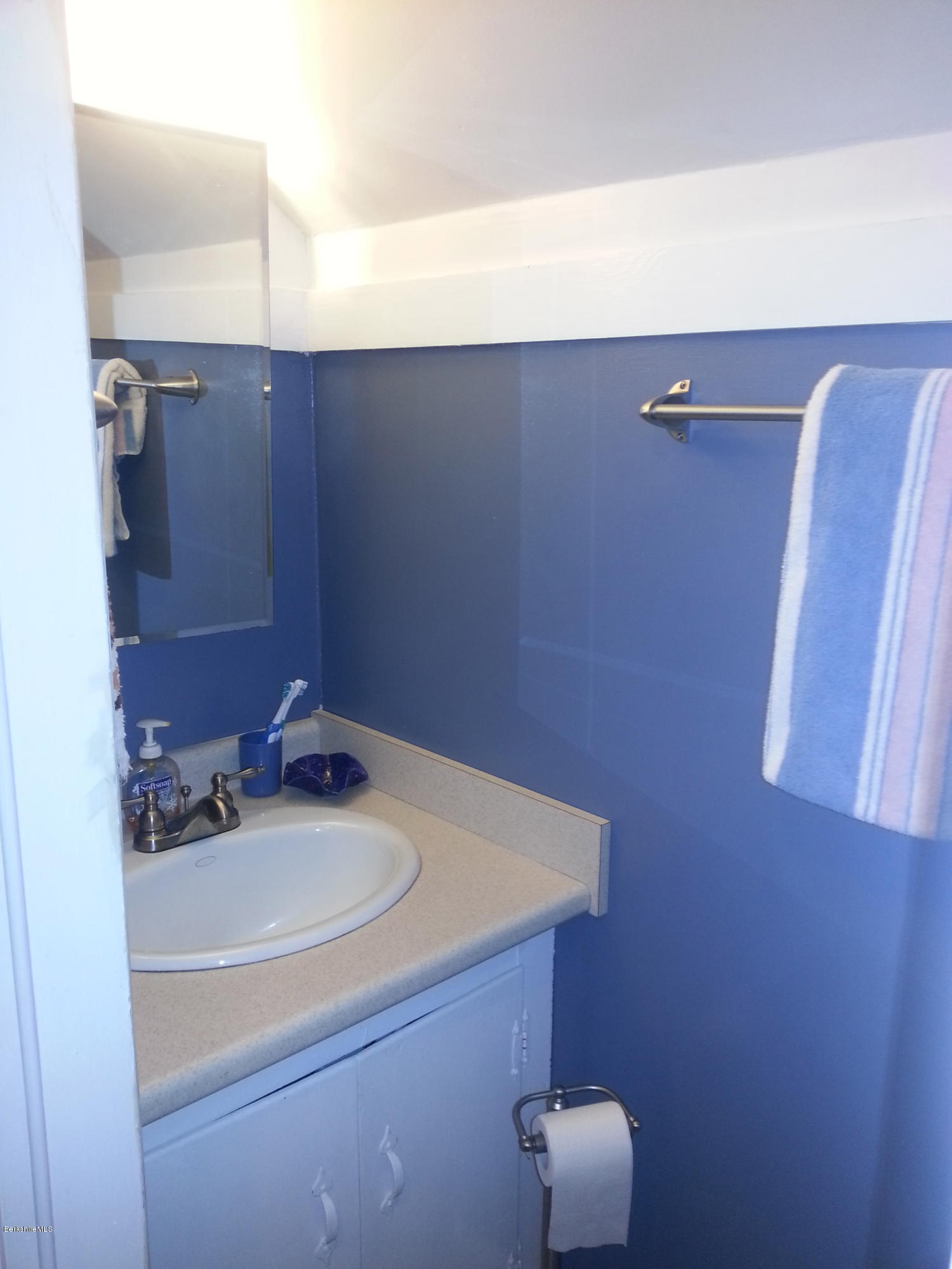 258 Holmes Road Pittsfield, MA 01201 - Photo 24 of 32 20151012_133516