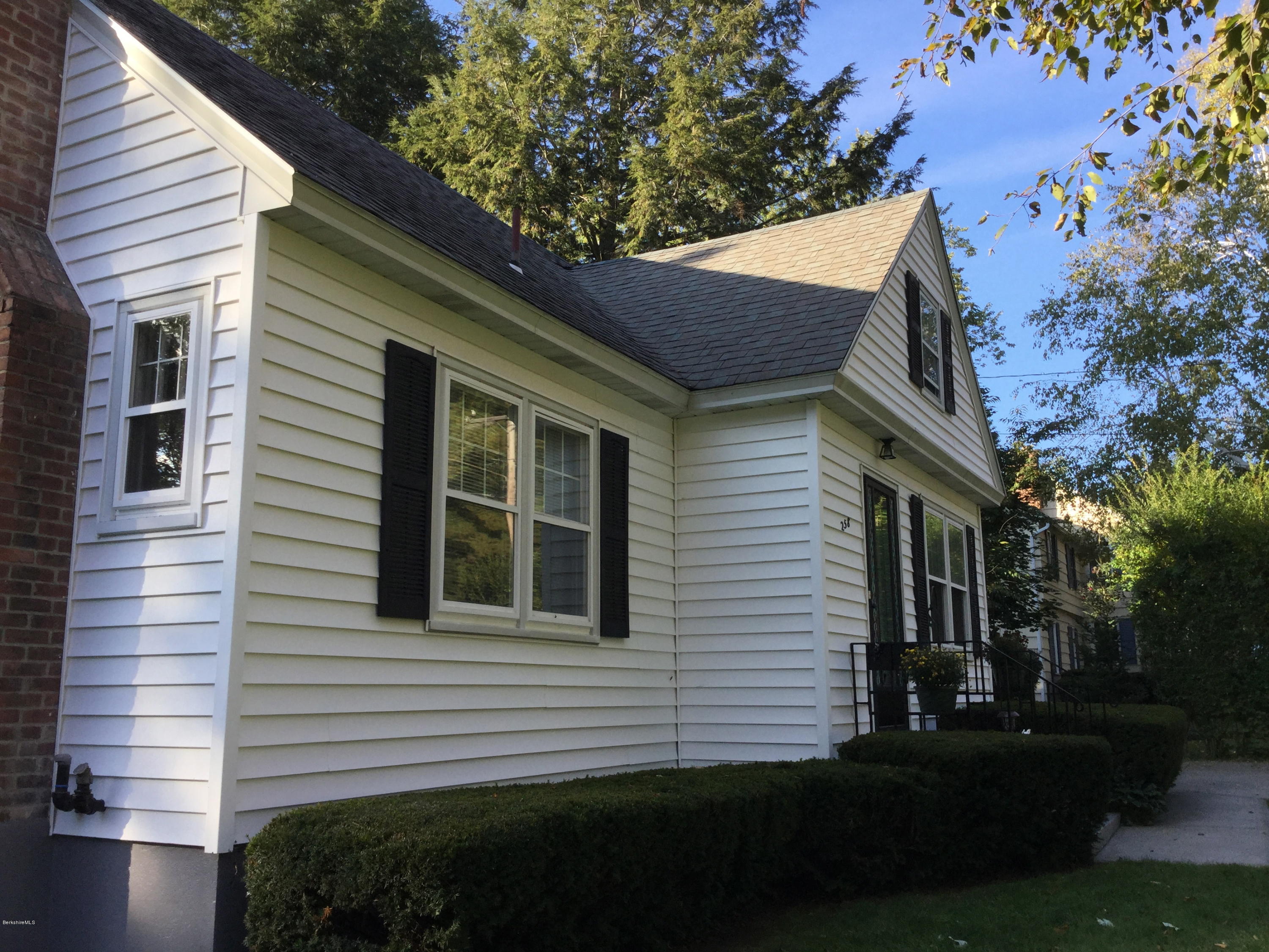 258 Holmes Road Pittsfield, MA 01201 - Photo 27 of 32 IMG_2018