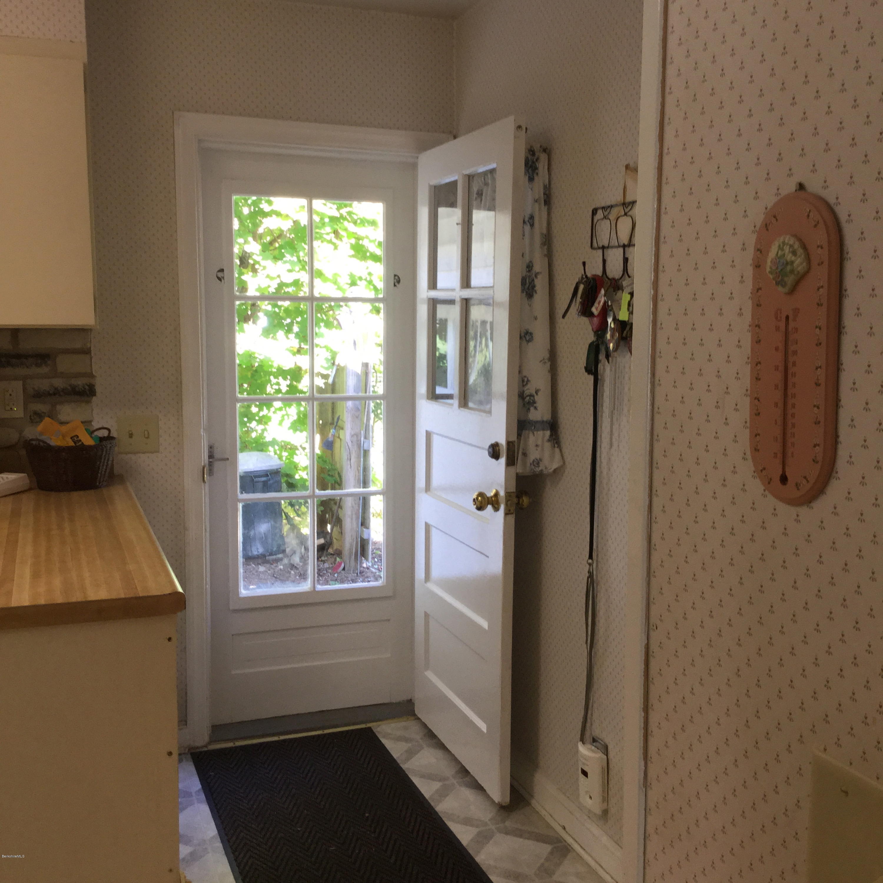 258 Holmes Road Pittsfield, MA 01201 - Photo 10 of 32 IMG_2043